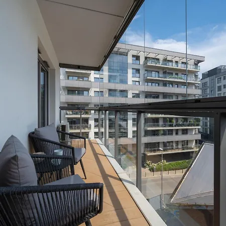 Appartamento Elegant With Parking On Kepa Mieszczanska By Renters Prestige Breslavia