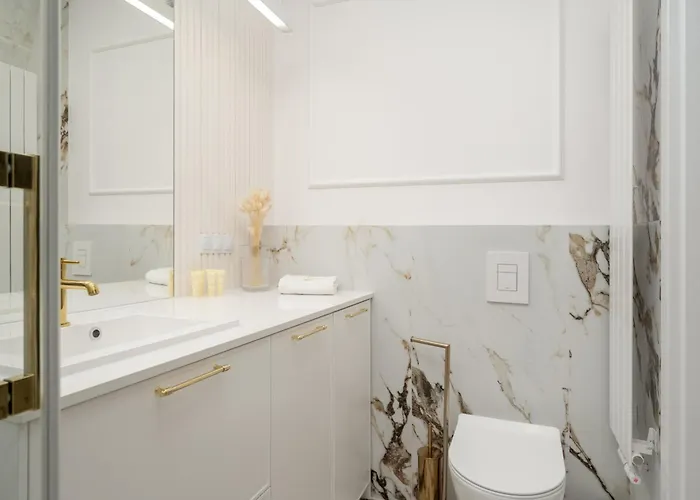 Elegant With Parking On Kepa Mieszczanska By Renters Prestige