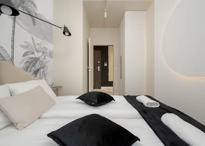 Elegant With Parking On Kepa Mieszczanska By Renters Prestige *