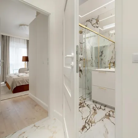 Апартаменты Elegant With Parking On Kepa Mieszczanska By Renters Prestige *