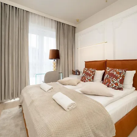 Elegant With Parking On Kepa Mieszczanska By Renters Prestige Апартаменты *