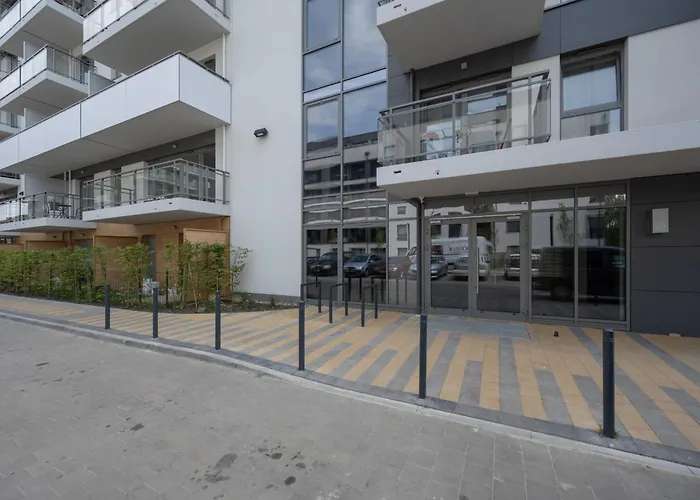 Apartment Elegant With Parking On Kepa Mieszczanska By Renters Prestige Wroclaw