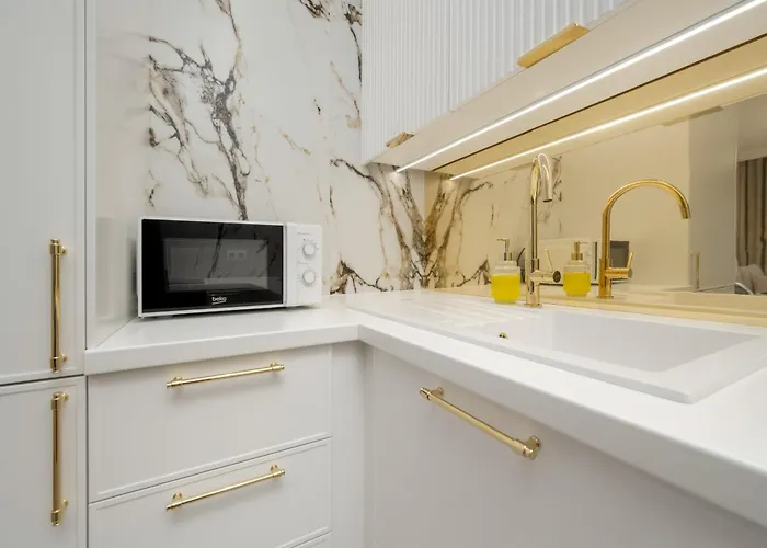 Elegant With Parking On Kepa Mieszczanska By Renters Prestige Wroclaw