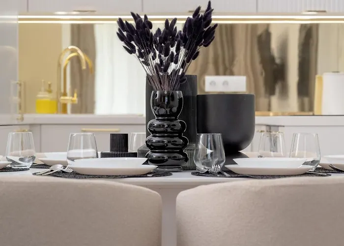 Elegant With Parking On Kepa Mieszczanska By Renters Prestige * Wroclaw