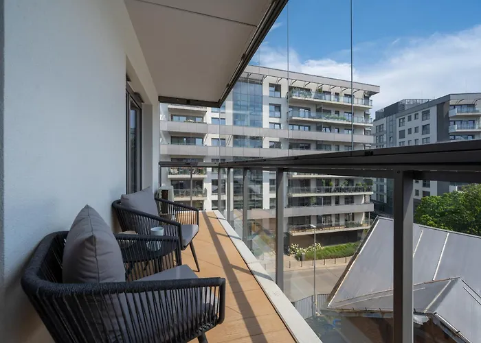 Apartment Elegant With Parking On Kepa Mieszczanska By Renters Prestige Wroclaw